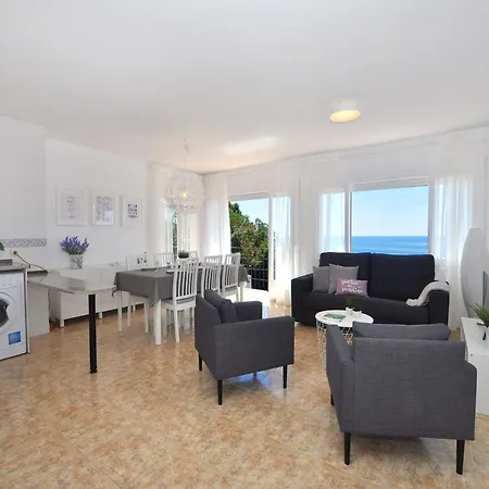 In With Stunning Sea Views