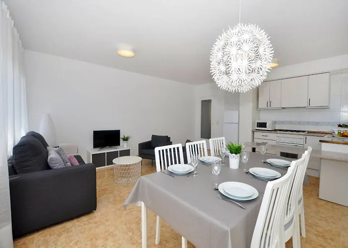 In With Stunning Sea Views Apartmán Roses