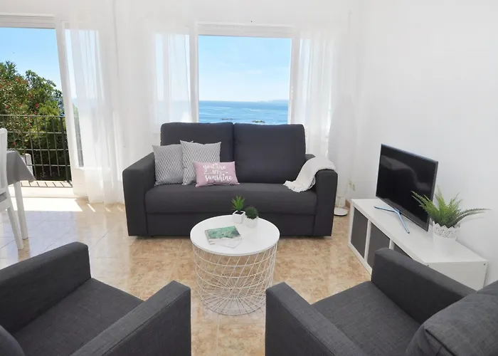 In With Stunning Sea Views * Roses