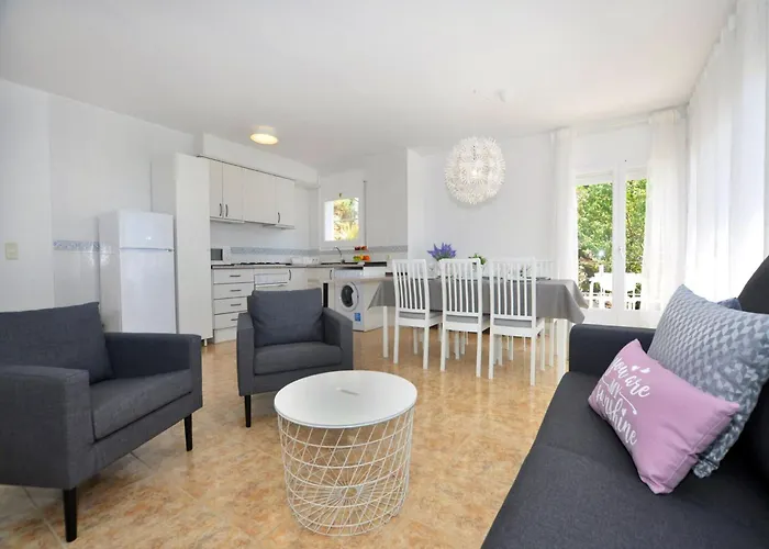 In With Stunning Sea Views