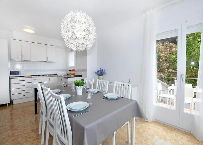 In With Stunning Sea Views Apartmán